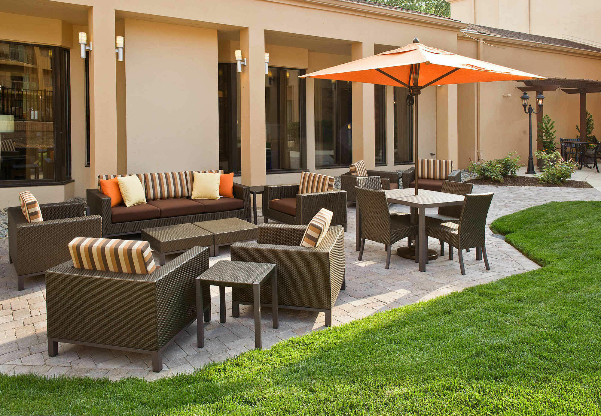 Courtyard By Marriott Raleigh Midtown Hotel Exterior photo