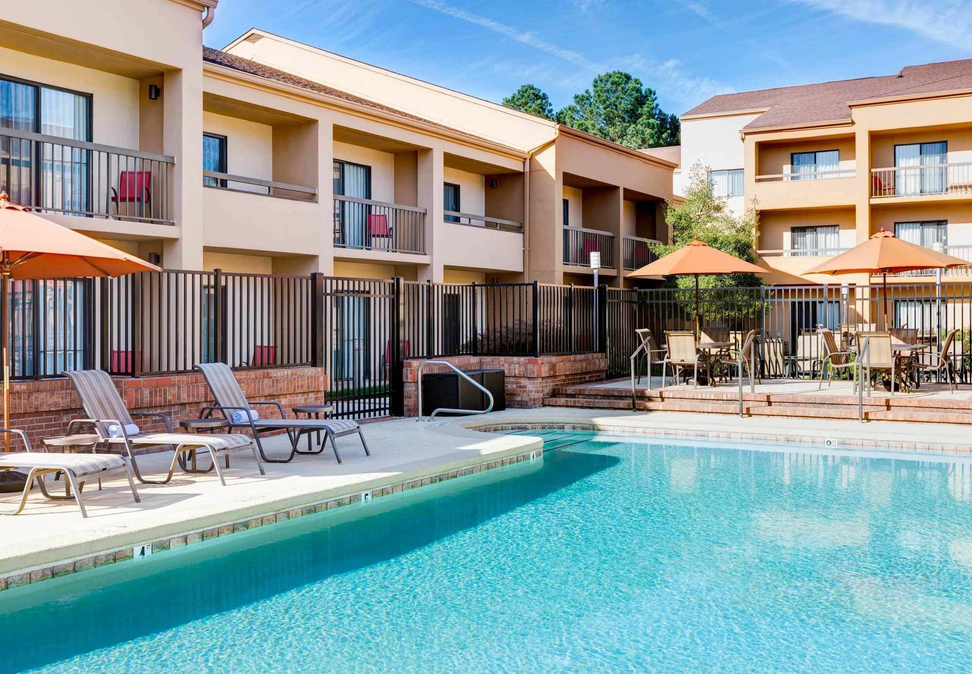 Courtyard By Marriott Raleigh Midtown Hotel Exterior photo
